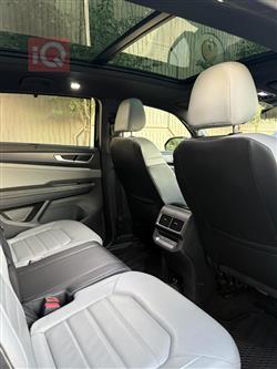 ڤۆڵکسواگن ئەتڵەس کرۆس سپۆرت